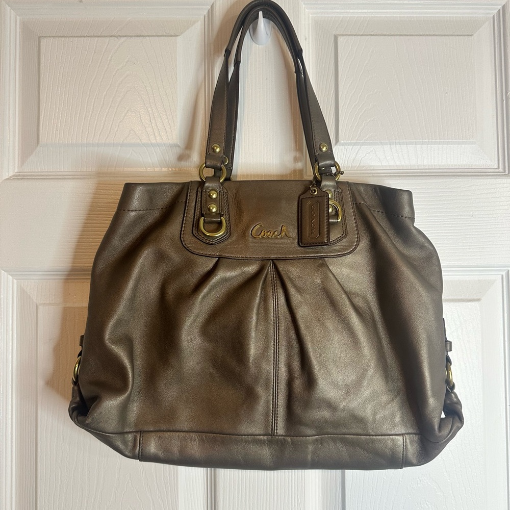 Coach Y2K Champagne Metallic Carry All Bag. EUC